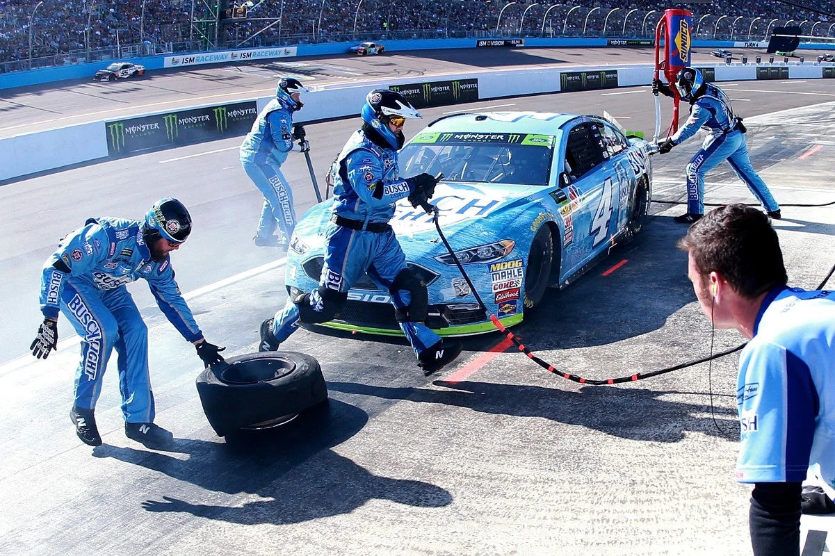 NASCAR Pit Crew Salary All about it