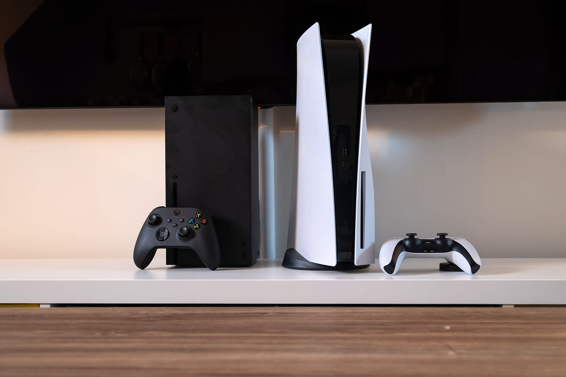 6 Unique Advantages the Xbox Series X|S Has Over the PS5