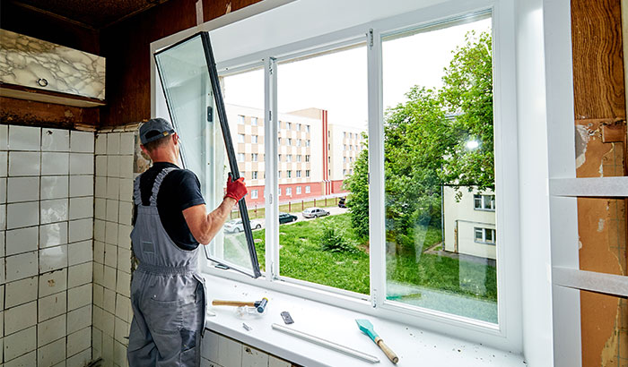Should I Hire a Pro Window Installer? 5 Reasons to Say Yes.