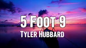 5 Foot 9 Lyrics